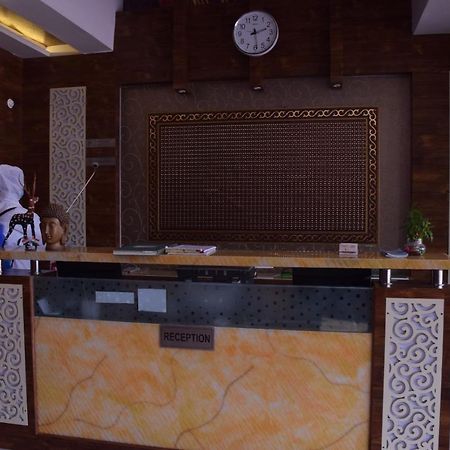 Shri Sai Hotel Āzamgarh Eksteriør billede