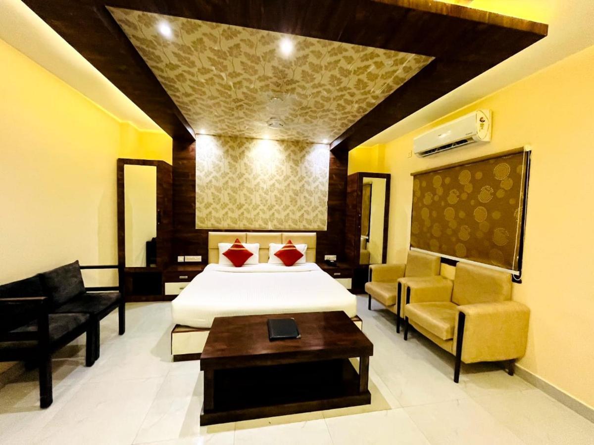 Shri Sai Hotel Āzamgarh Eksteriør billede
