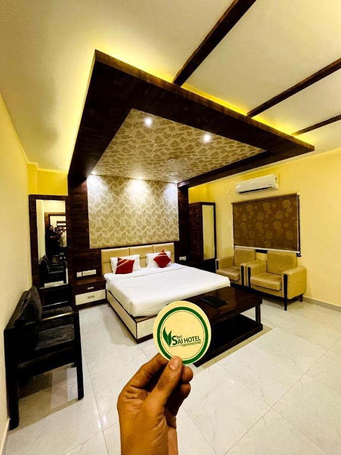 Shri Sai Hotel Āzamgarh Eksteriør billede