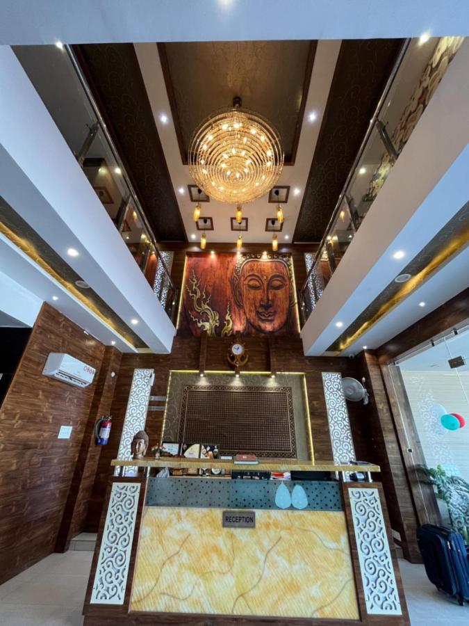 Shri Sai Hotel Āzamgarh Eksteriør billede