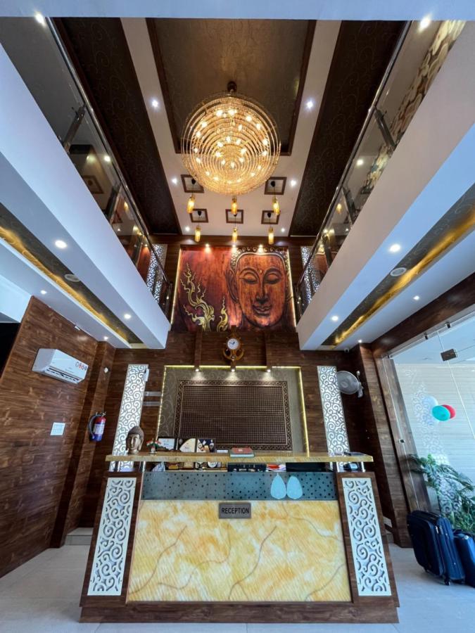 Shri Sai Hotel Āzamgarh Eksteriør billede